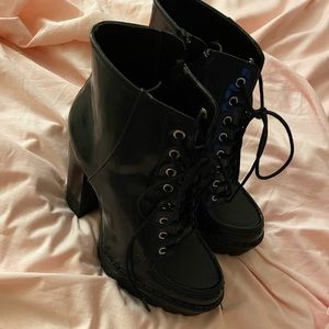 Cute black gothic heel boots!